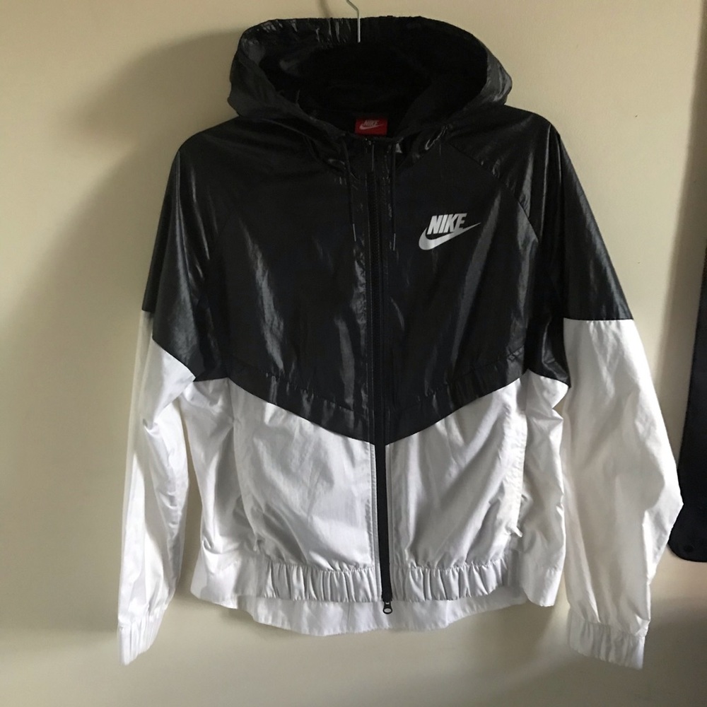 NIKE Windrunner Jacket